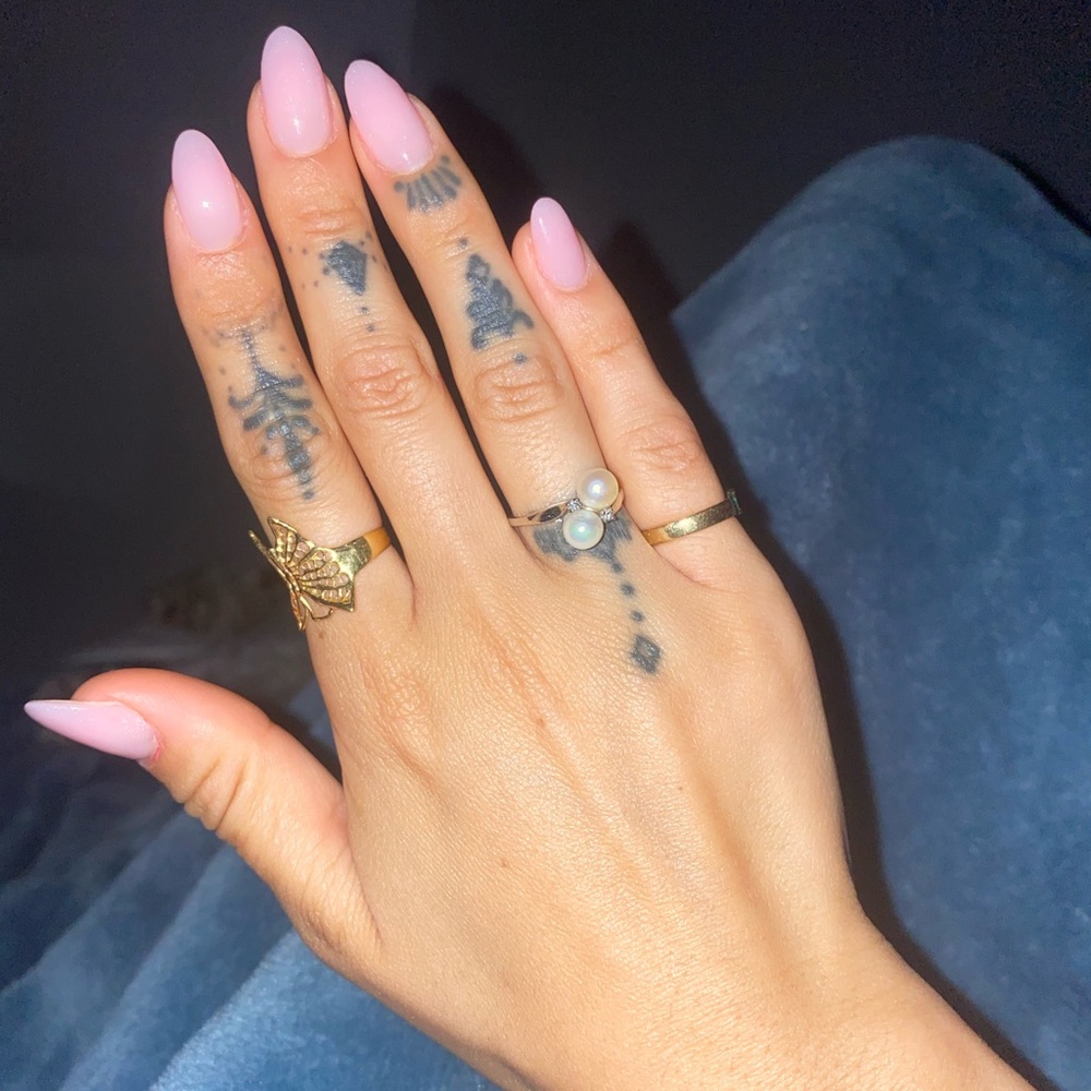 Pearl ring with diamonds